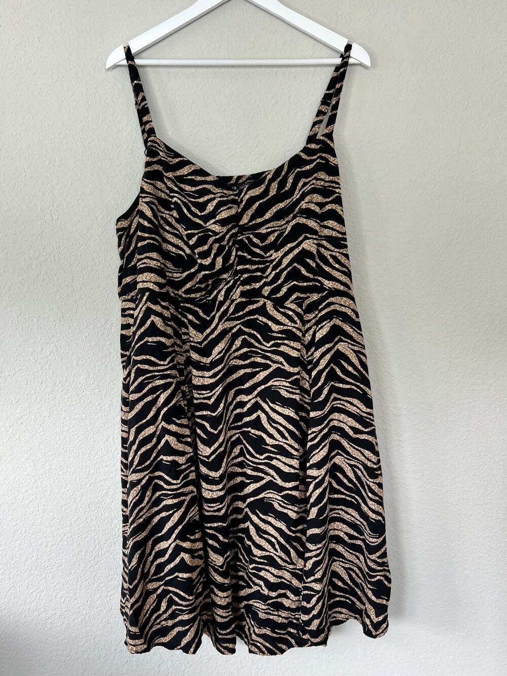 Torrid Plus Size 3 3X Zebra Stripe Sundress Cami Adjustable Straps Pockets - Picture 2 of 7
